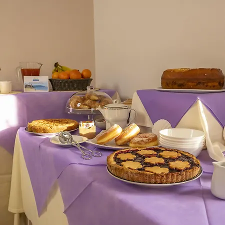 Posidonia Bed & Breakfast 4*
