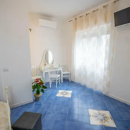Bed & Breakfast Posidonia 3*