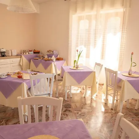 Posidonia Bed & Breakfast 4*