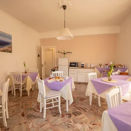 Bed & Breakfast Posidonia 3*