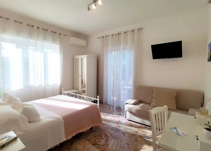 Oda ve Kahvaltı Posidonia Castellabate