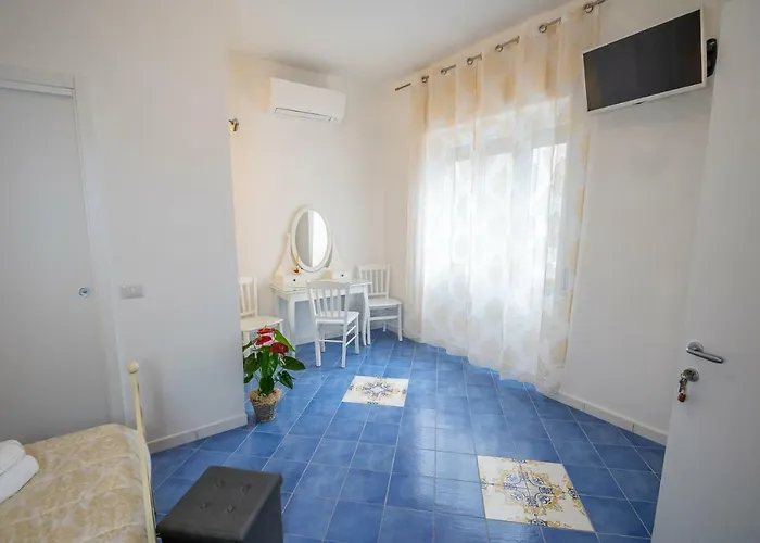 Couette-café Posidonia 4*